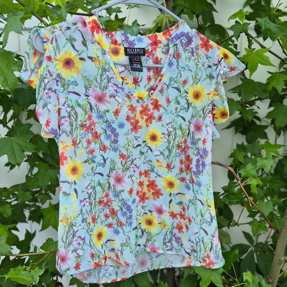 Soho Apparel Ltd Floral V-Neck Flutter Sleeve Blue Wildflower Print Sm Floral